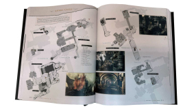 Screenshot på Dark Souls Trilogy Compendium 25th Anniversary Edition (Inbunden)