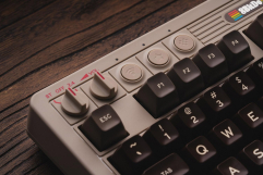 Screenshot på 8Bitdo Retro Mechanical Keyboard - C64 Edition